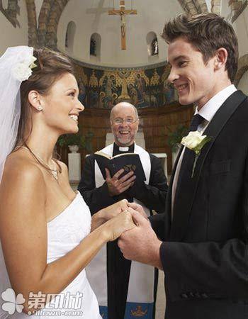 神父啊~~~阿门~~~~喜欢教堂婚礼的妹儿些看过来!