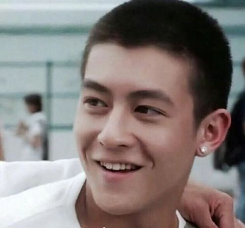 王源寸头造型帅呆,寸头真是检验颜值的硬标准!