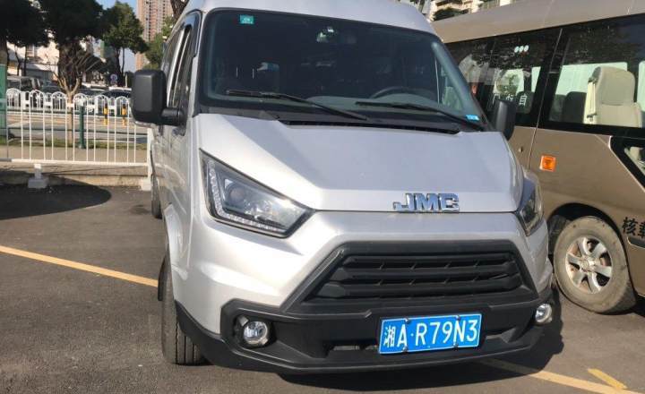 江铃特顺2019款28t商运型长轴中顶6座后单胎国vijx493