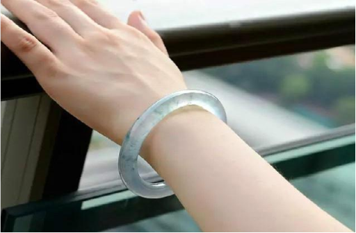 右手不要戴!珠宝老板表示:很多人