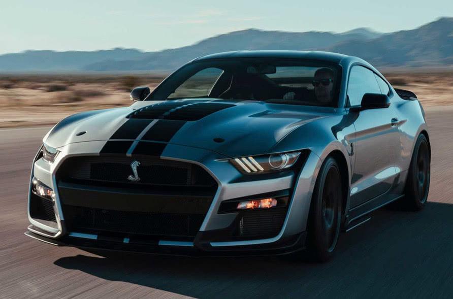 新野马帅气亮相,眼镜蛇车标放在中间!这肌肉车才像回事