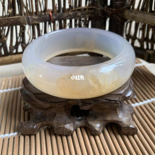 白龙纹玛瑙手镯_手镯_荧光_牡丹_高贵大气_樱花玛瑙手镯_时尚_配饰
