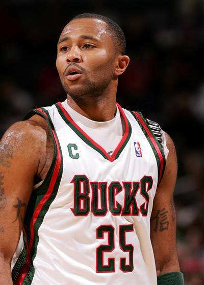 莫·威廉姆斯:单场52分的"普通"后卫,一次转会创nba历史