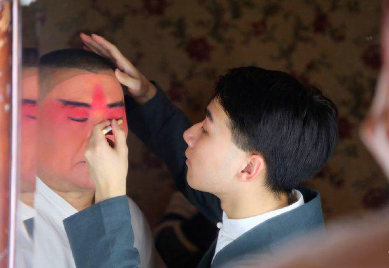 22岁陶阳为46岁郭德纲化妆照片首次曝光?揭秘德云社于谦取名内幕