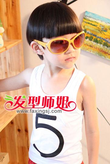 超清爽小男孩蘑菇头发型盘点专为男宝宝们设计的发型2