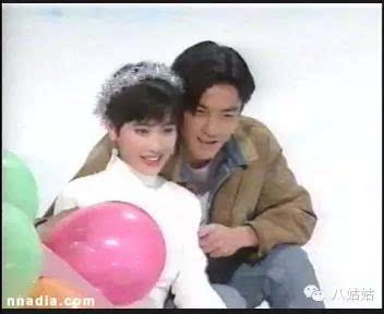 陈松伶跟郑伊健这对荧屏cp,合作了7次,连网友都感慨"小时候一直以为