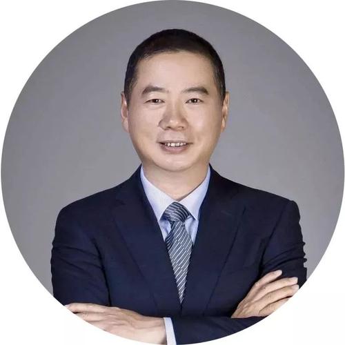 论市十天血亏二成明星基金表现为何翻脸比翻书还快