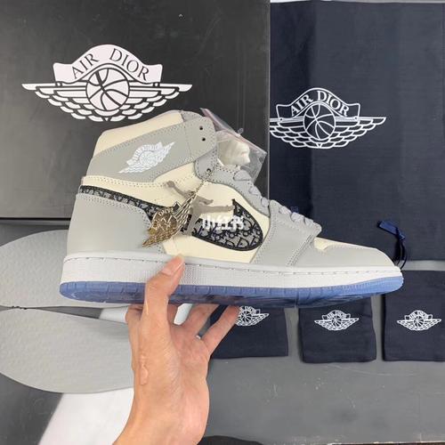 aj迪奥联名太帅了吧_迪奥怎么样_airjordan_球鞋_鞋子