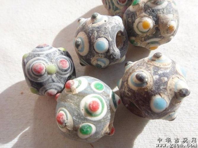 出土汉代蜻蜓眼琉璃珠