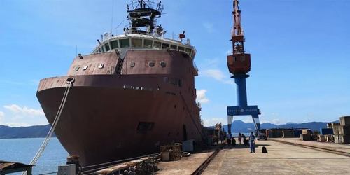 上述标的中的10艘船舶位于浙江造船厂区和码头,另外一艘imr检查维护