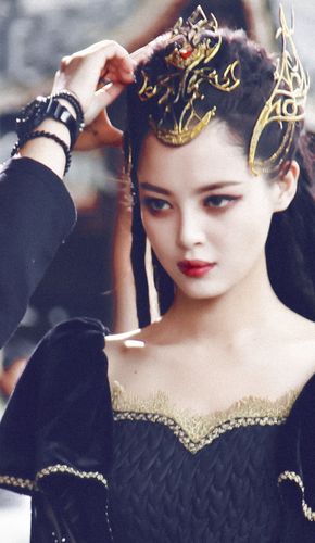 辛芷蕾丨美杜莎女王