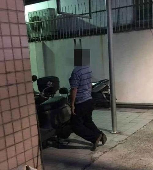 女子深夜发现停车场有人"上吊",她刚准备报警,走近一看却笑了