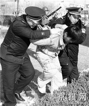 墙上人体脂肪指证情杀案(图)