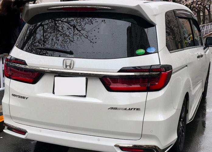 2022款本田奥德赛:大嘴格栅 电动门,2.0混动油耗4升,真帅气