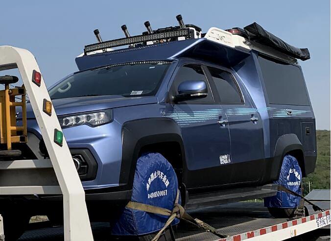 尾部设爬梯 可钓鱼,休憩 江铃域虎钓鱼版实车 剑指长城炮