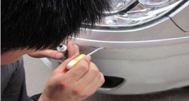怎样用牙膏修复汽车划痕