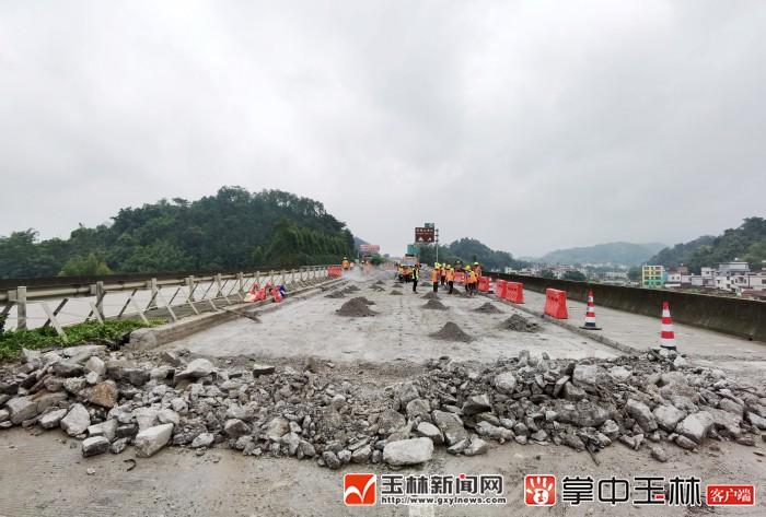 "兴六高速公路")属国家高速公路骨架网g80广昆高速公路的一段,是广西"