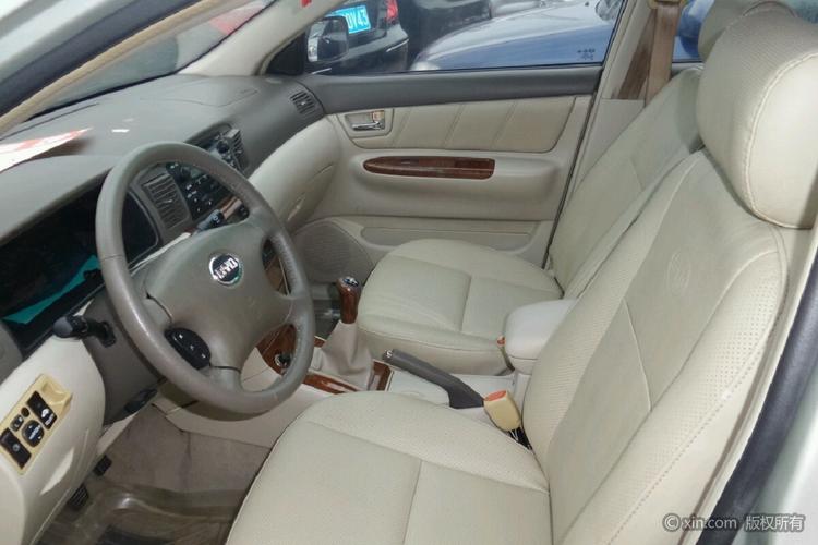 比亚迪f3前排内