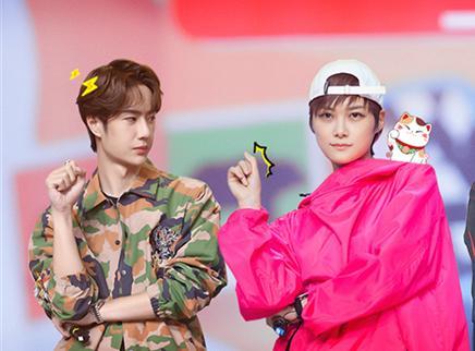 李宇春教学王一博"猫爪舞"