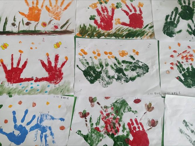 小班《手掌印画》