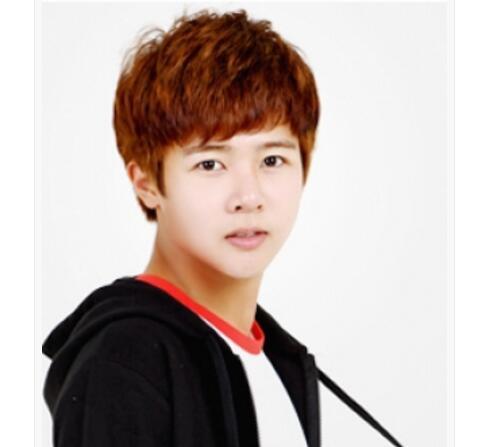 男生蓬松齐刘海发型图片示范男生蓬松刘海如何扎