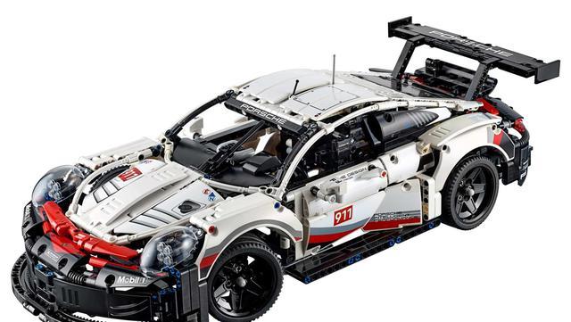 10  这是乐高技术保时捷911 rsr,是几年前乐高技术保时捷911 gt3的