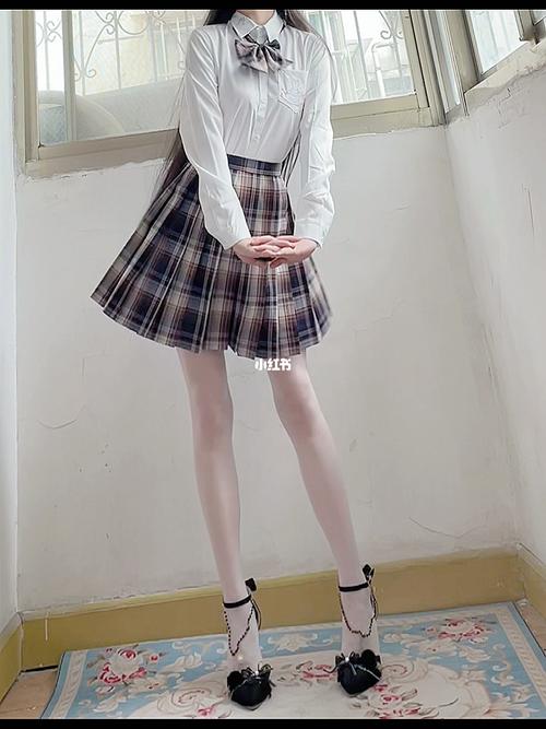 高跟鞋配jk制服/李太白变装_jk制服_高跟鞋_变装_种草