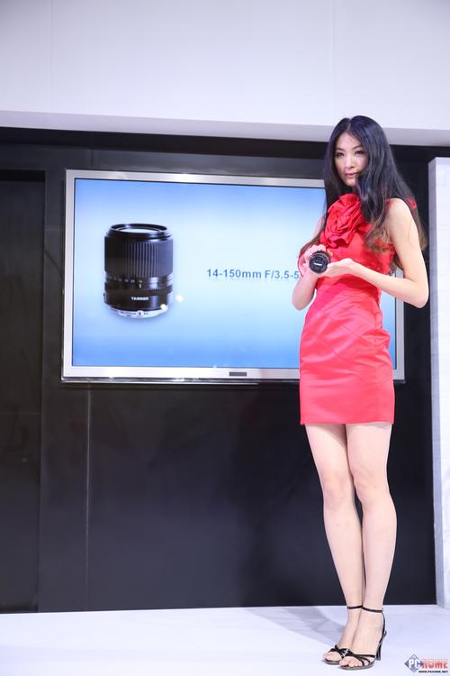 p&e2013:洋妞pk国模腾龙展现光学魅力