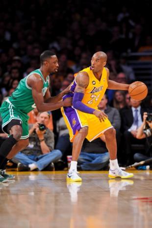 组图:湖人胜绿军科比神勇 纳什突破单打不惧kg