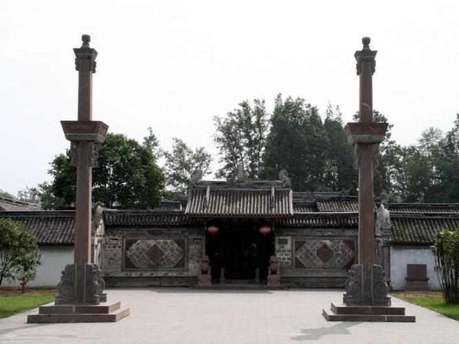 陈家桅杆位于成都市温江区寿安镇天鹅村,系清代咸丰年间翰林陈宗典