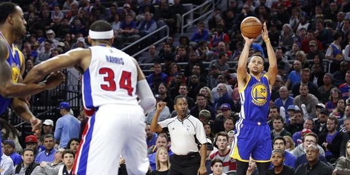 多久没见库里自信回头