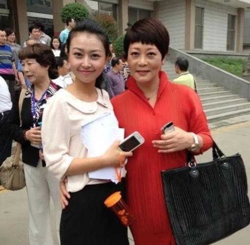 多次上春晚的杨蕾为何成这样?你看她前夫干的那些事,难怪不红