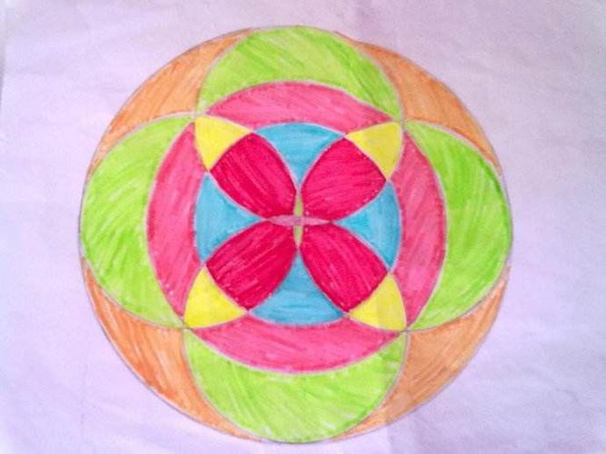 圆之美～记陈黄甫中心校六年级学生用圆规作图