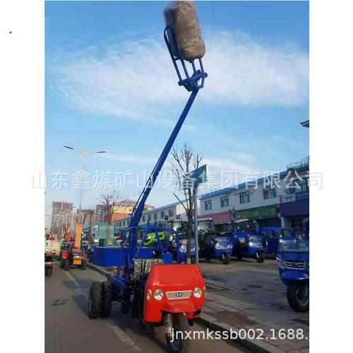 草捆自动捡拾装车机 360度旋转草捆装车机 秸秆稻草装卸车