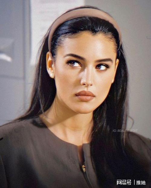 13岁出道26岁初婚35岁遇真爱莫妮卡贝鲁奇有女初长成