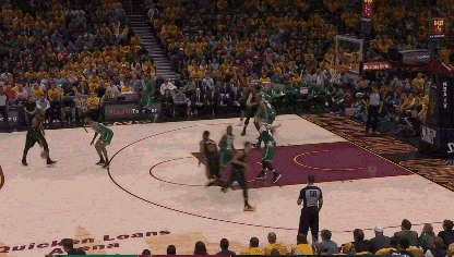 詹姆斯的持球投三分属于防守方可以接受的选择