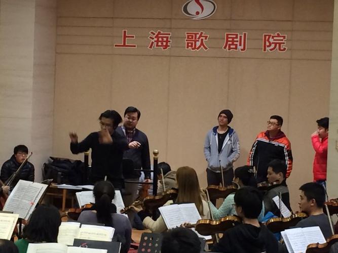 l"elisir d"amore (意大利语"爱之甘醇" )————记上海歌剧院主题