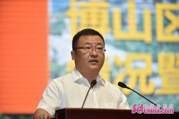 博山区委常委,区政府副区长许珂介绍博山区经济社会发展情况