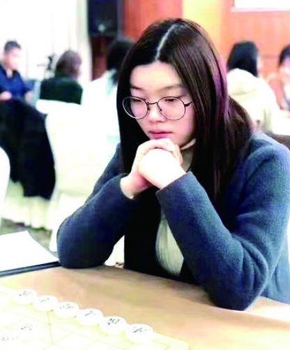 徐州21岁姑娘季洁成为女子"中国象棋大师"!