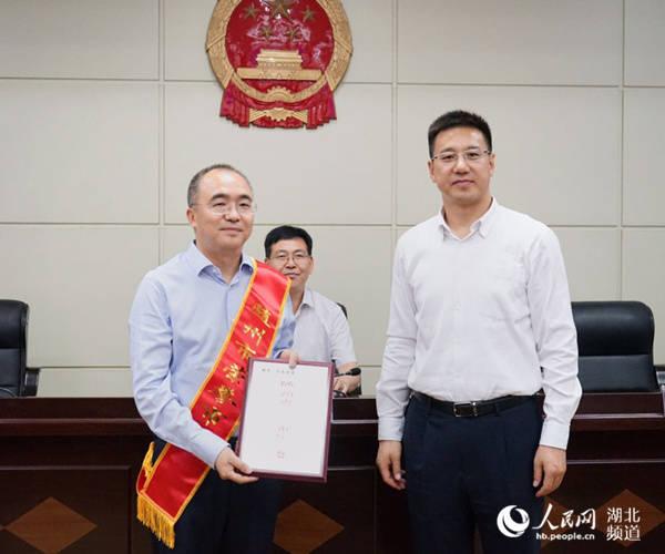 湖北随州授予阎志"荣誉市民"称号