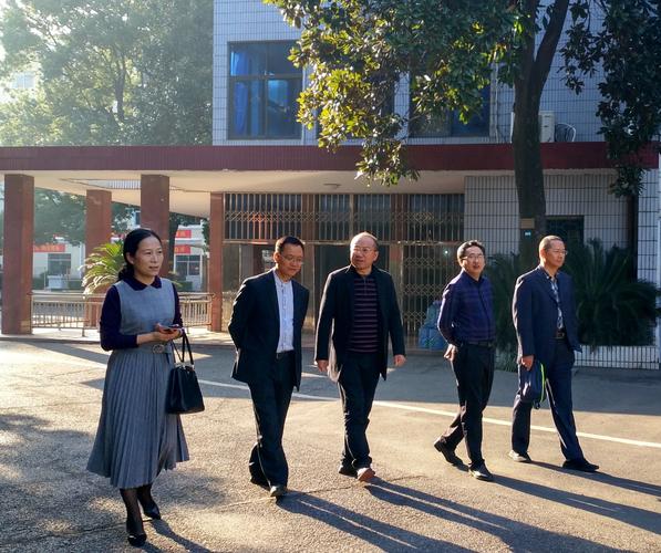 举头忽见衡阳雁 寻访八中梦实现—-我校高三教师赴衡阳市八中参观学习