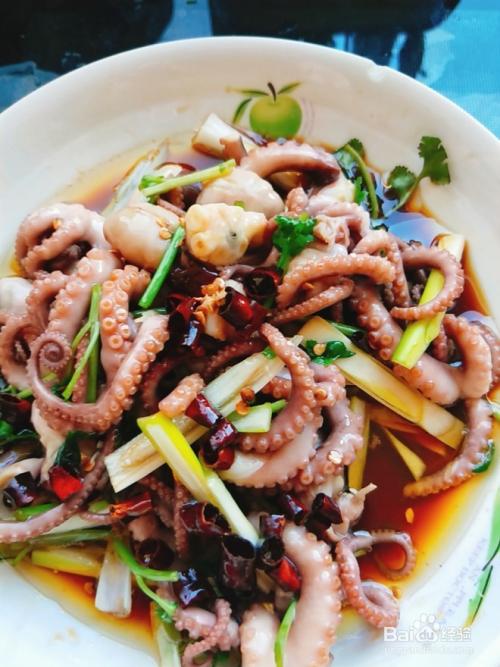 美食/营养 > 荤菜食材 八爪鱼 520g 姜 4片 葱 2根 蒜 4瓣 料酒 2勺