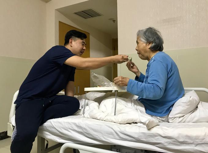 手机拍摄 2018年春天 母亲生病了 脑栓塞 语言障碍 小脑萎缩