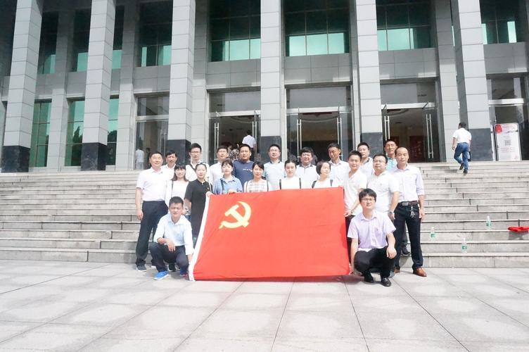 重温红色经典集团组织七74一庆党活动