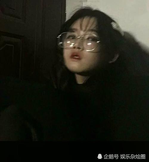 微丧系·女生头像:你知道努力把眼泪咽下去的滋味吗?