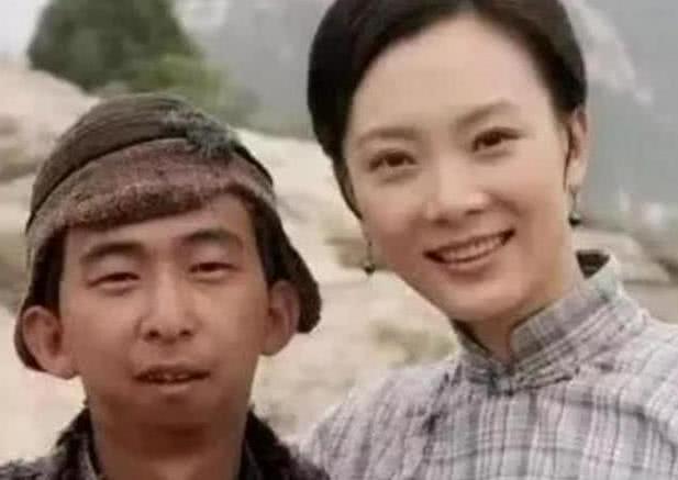 长得丑却娶了漂亮老婆的男星,前两位让人羡慕,后两位结太悲惨