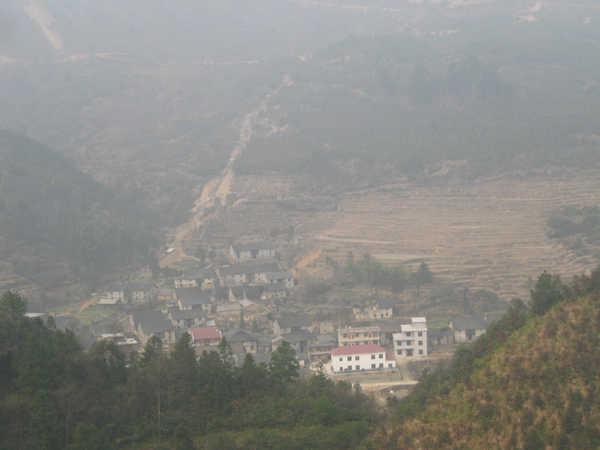 陈山村,位于江西省吉安市安福县彭坊乡.