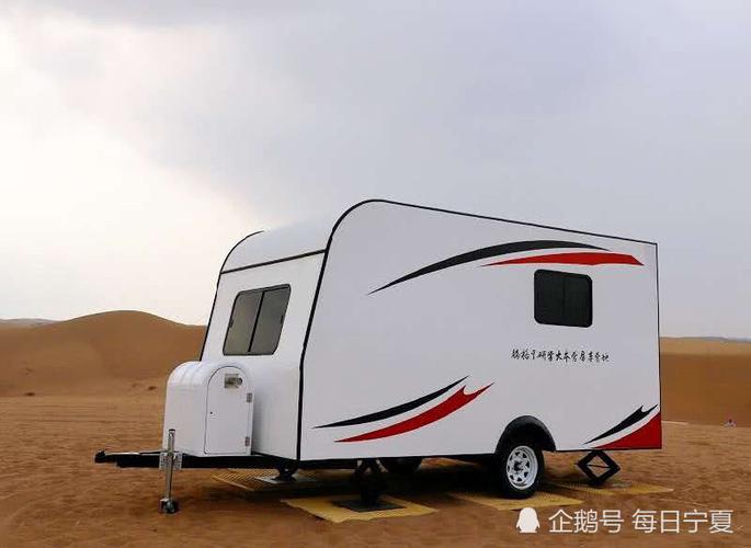 自驾中卫版66号公路,在腾格里研学大本营房车营地享用