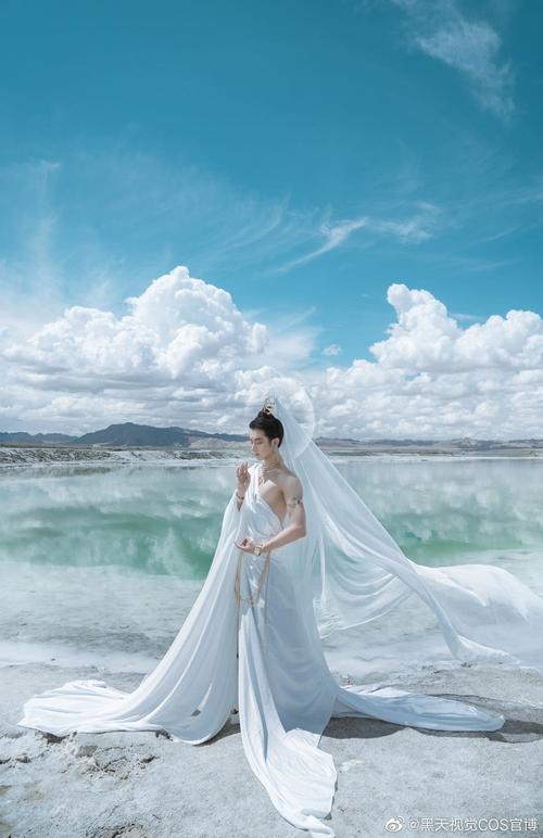 十方净土,心如明镜 摄影后期:@小何力  服装为自制  白衣妆造出镜