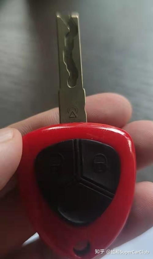 法拉利458车钥匙(用微信相机拍的,洋葱头像素)